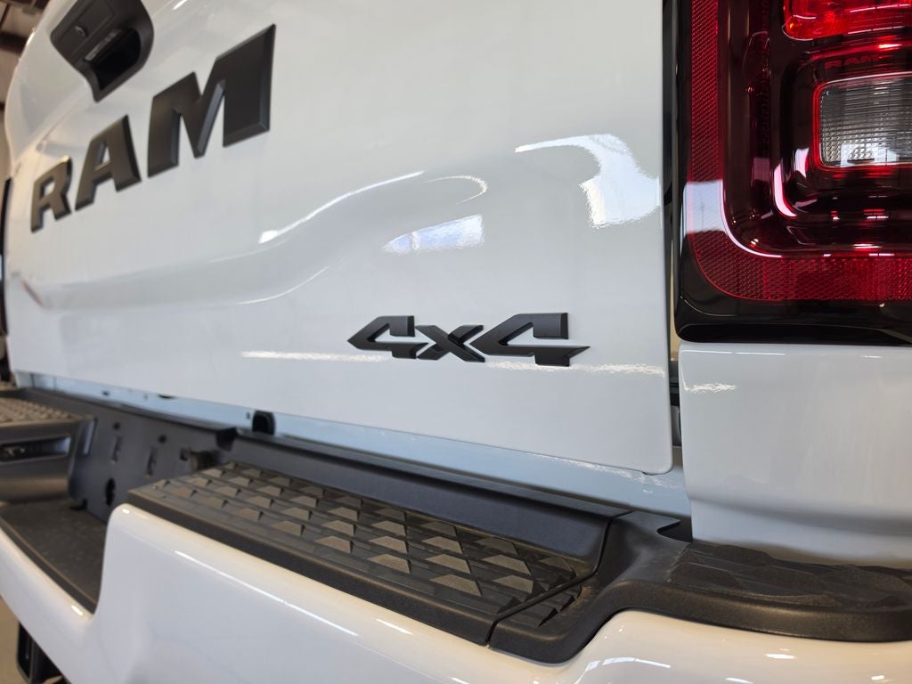 2026 RAM 2500 RAM 2500 BLACK EXPRESS CREW CAB 4X4 8' BOX