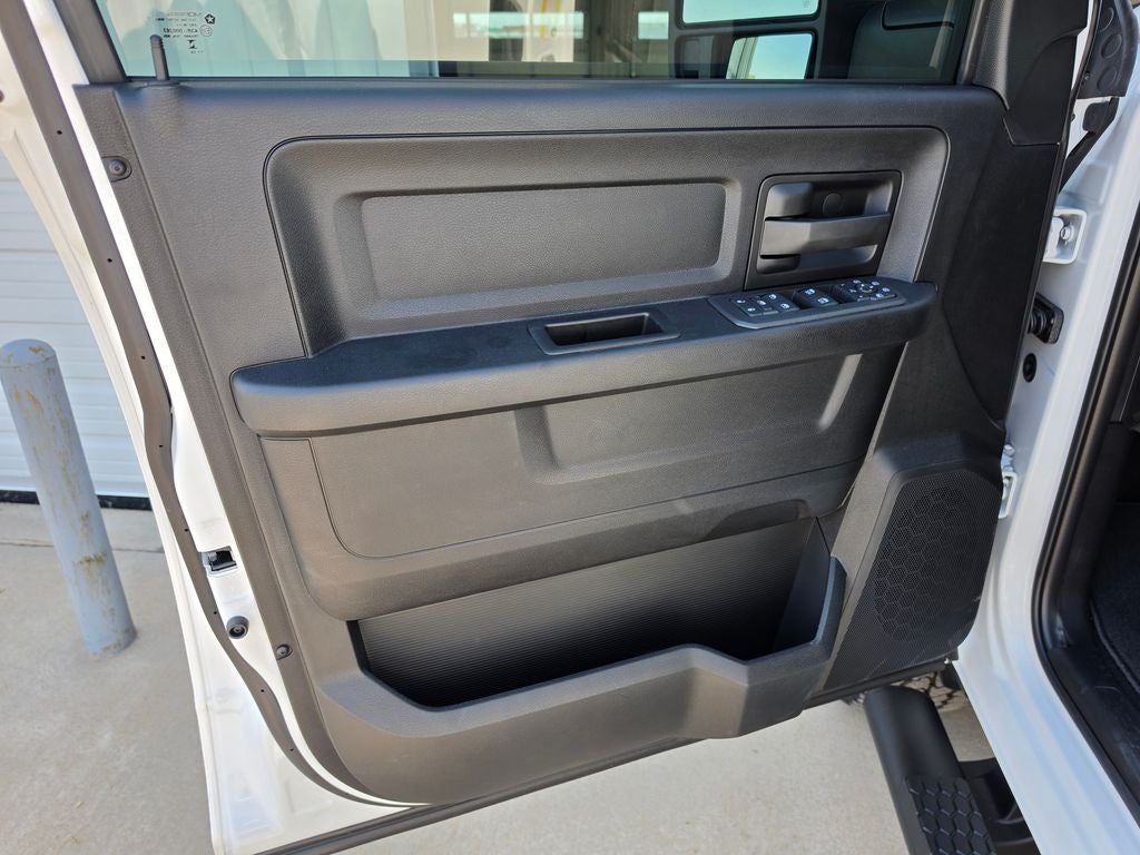 2026 RAM 2500 RAM 2500 BLACK EXPRESS CREW CAB 4X4 8' BOX