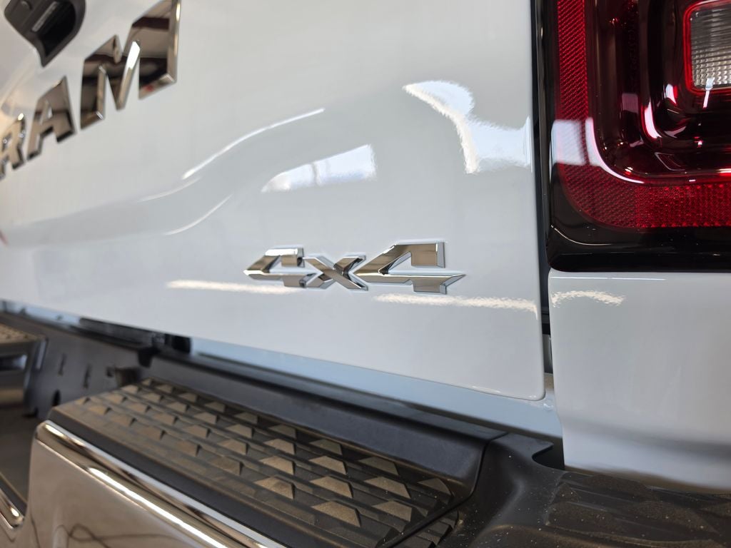2027 RAM Ram 3500 RAM 3500 TRADESMAN CREW CAB 4X4 8' BOX