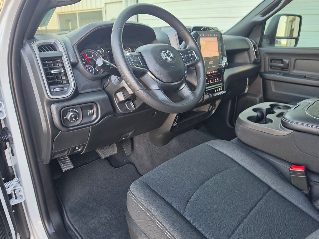 2027 RAM Ram 3500 RAM 3500 TRADESMAN CREW CAB 4X4 8' BOX