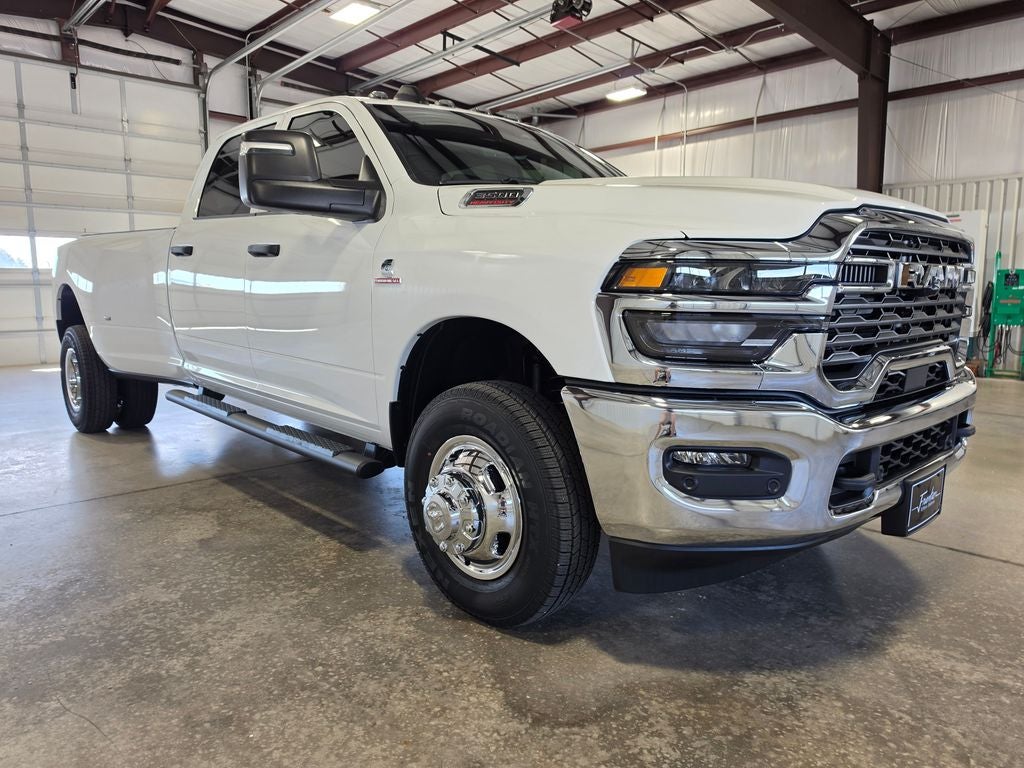 2027 RAM Ram 3500 RAM 3500 TRADESMAN CREW CAB 4X4 8' BOX