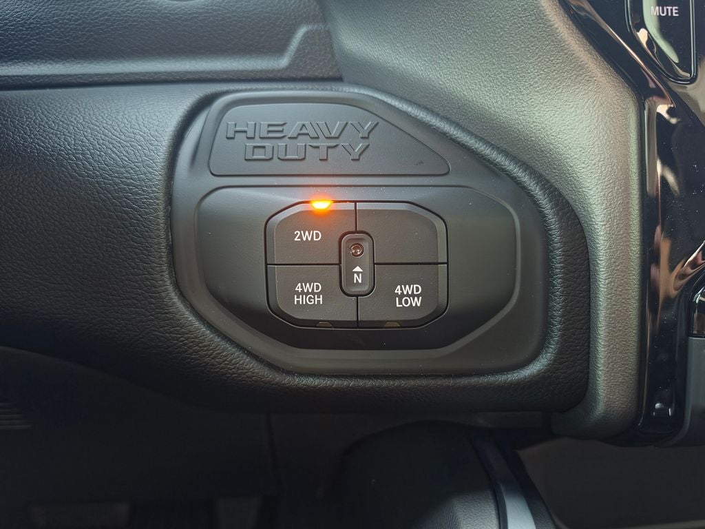 2027 RAM Ram 3500 RAM 3500 BIG HORN CREW CAB 4X4 8' BOX