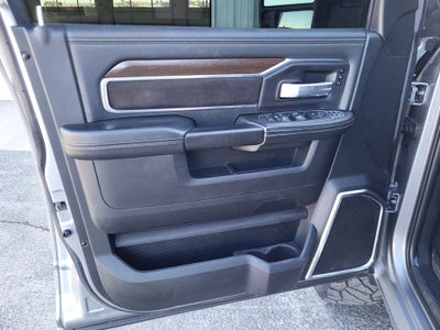 2024 RAM 3500 Laramie Crew Cab 4x4 8' Box