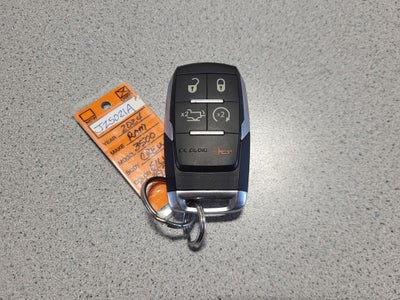 2024 RAM 3500 Laramie Crew Cab 4x4 8' Box