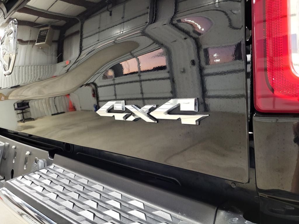 2023 RAM 2500 Tradesman Crew Cab 4x4 6'4' Box