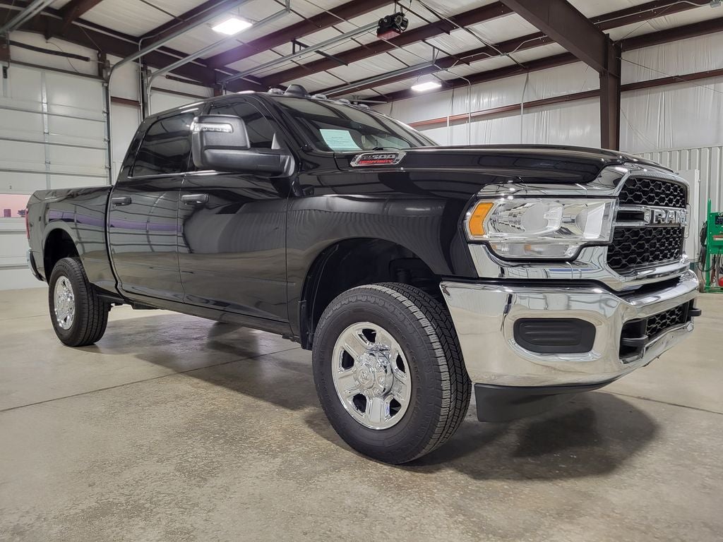 2023 RAM 2500 Tradesman Crew Cab 4x4 6'4' Box