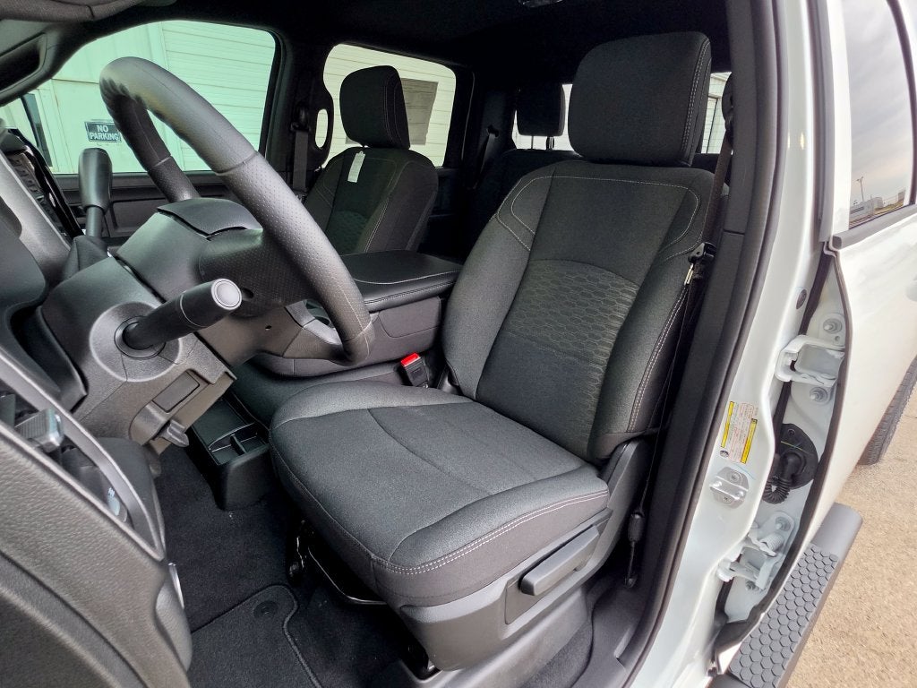 2027 RAM Ram 2500 RAM 2500 BLACK EXPRESS CREW CAB 4X4 8' BOX