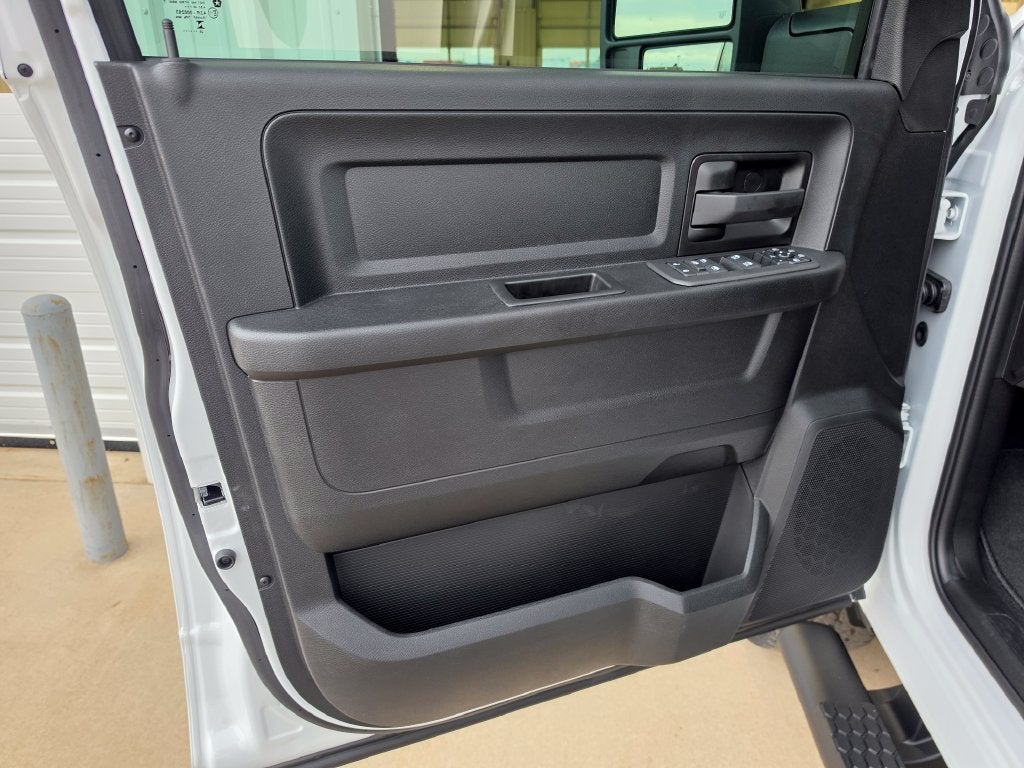 2027 RAM Ram 2500 RAM 2500 BLACK EXPRESS CREW CAB 4X4 8' BOX