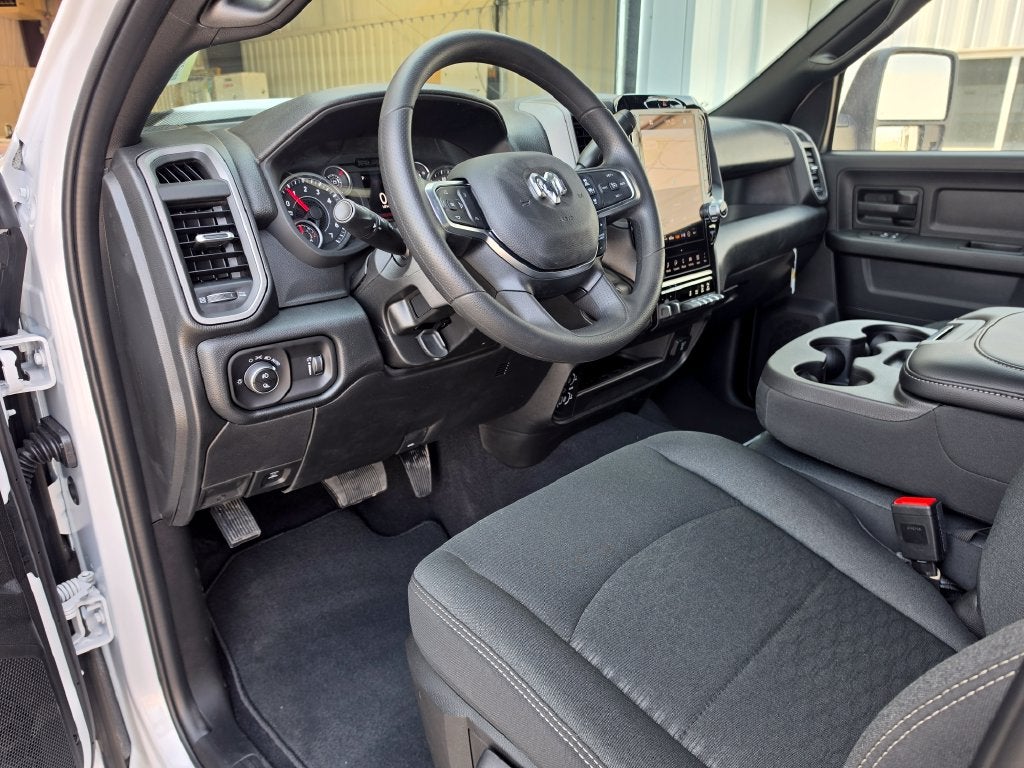 2027 RAM Ram 2500 RAM 2500 BLACK EXPRESS CREW CAB 4X4 8' BOX
