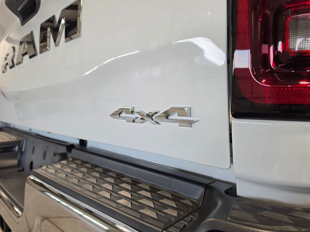 2026 RAM 2500 RAM 2500 TRADESMAN CREW CAB 4X4 8' BOX