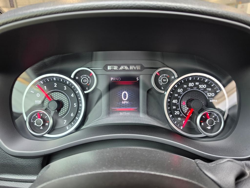2026 RAM 3500 Chassis Tradesman/Big Horn