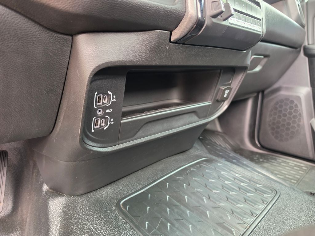 2026 RAM 3500 Chassis Tradesman/Big Horn