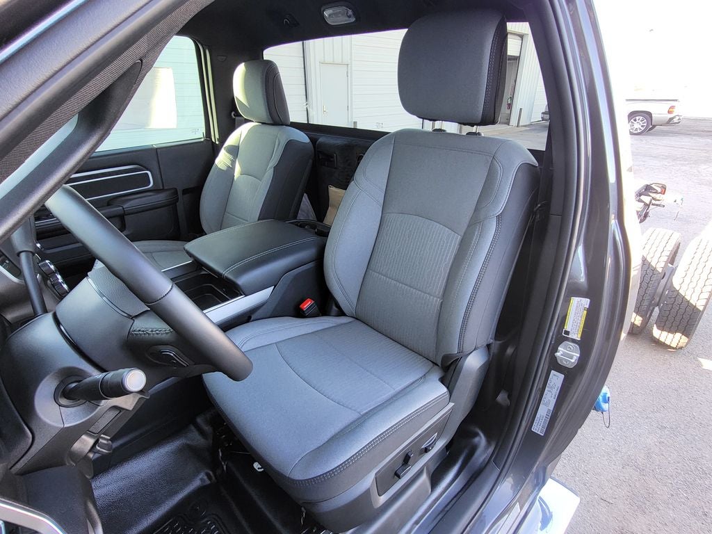 2024 RAM 5500 Chassis Tradesman/SLT