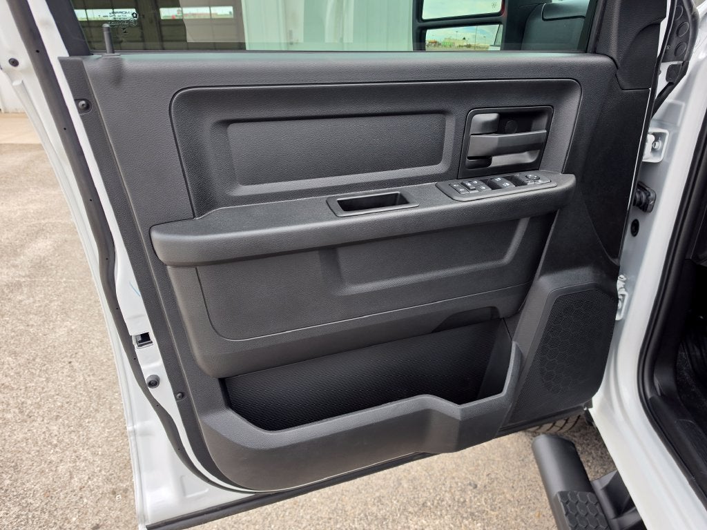2026 RAM Ram 3500 Chassis Cab RAM 3500 TRADESMAN CREW CAB CHASSIS 4X4 60' CA