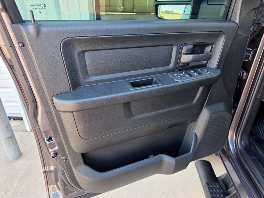 2026 RAM Ram 3500 Chassis Cab RAM 3500 TRADESMAN CREW CAB CHASSIS 4X4 60' CA