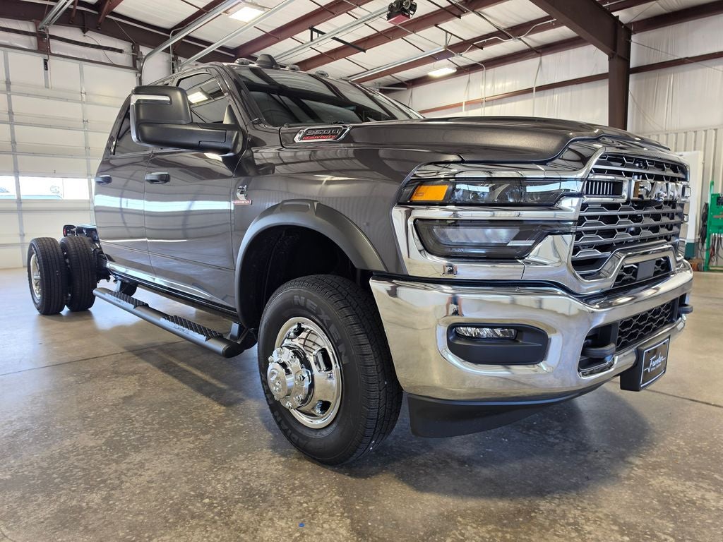 2026 RAM Ram 3500 Chassis Cab RAM 3500 TRADESMAN CREW CAB CHASSIS 4X4 60' CA