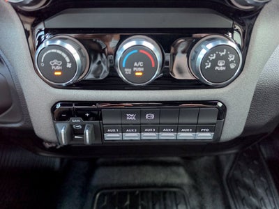 2027 RAM Ram 3500 Chassis Cab RAM 3500 TRADESMAN CREW CAB CHASSIS 4X4 60' CA