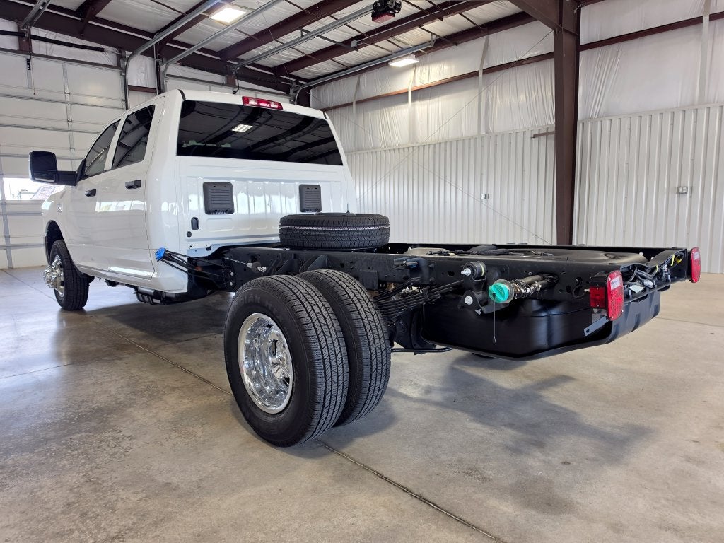 2027 RAM Ram 3500 Chassis Cab RAM 3500 TRADESMAN CREW CAB CHASSIS 4X4 60' CA