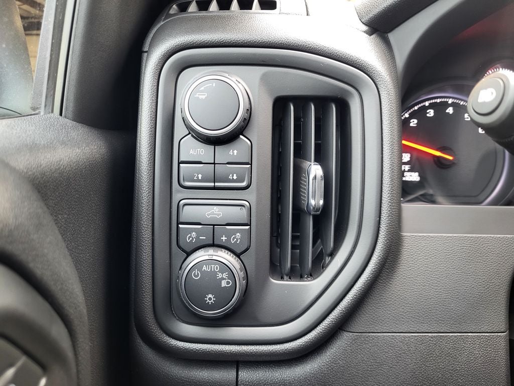 2025 Chevrolet Silverado 1500 4WD Crew Cab Short Bed Custom Trail Boss