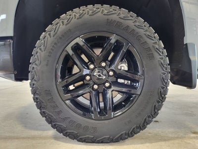 2024 Chevrolet Silverado 1500 4WD Crew Cab Short Bed Custom Trail Boss