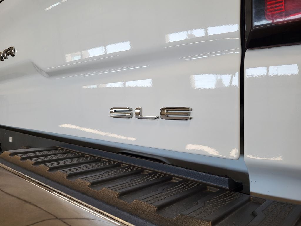 2023 GMC Sierra 1500 4WD Crew Cab Short Box SLE