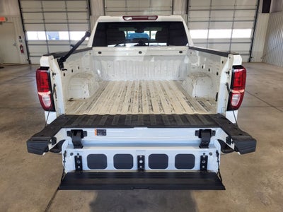 2023 GMC Sierra 1500 4WD Crew Cab Short Box SLE