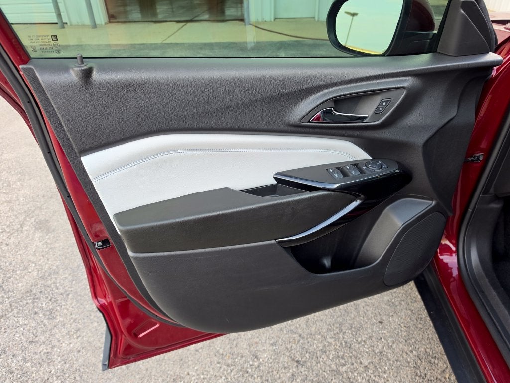2025 Chevrolet Trax FWD LT