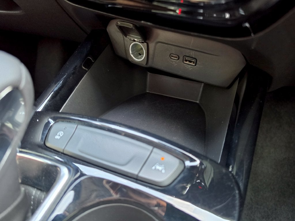 2025 Chevrolet Trax FWD LT