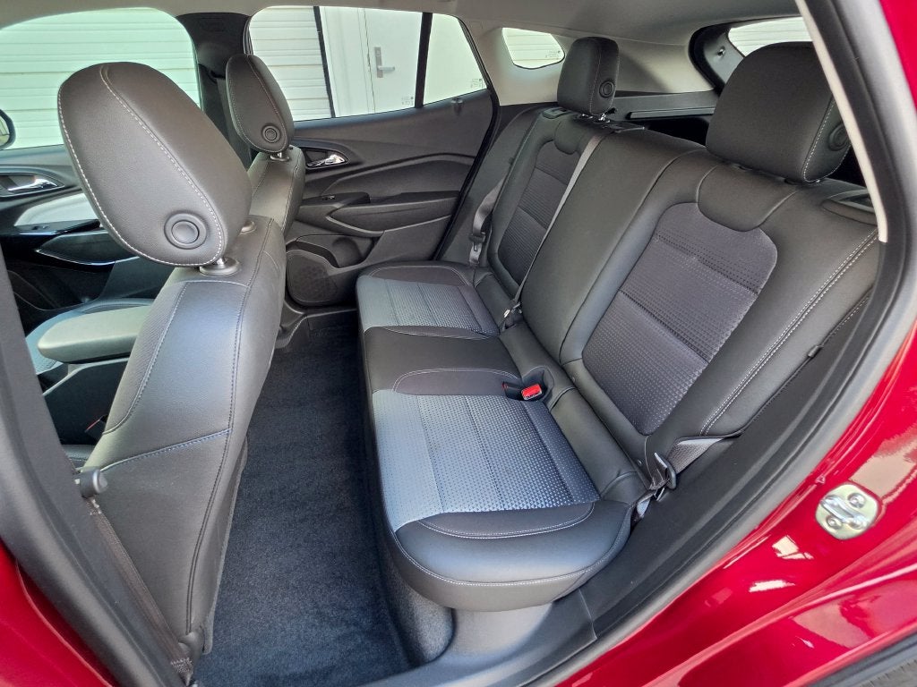 2025 Chevrolet Trax FWD LT